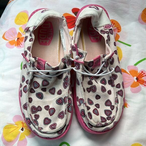 Hey Dude Shoes - Hey Dudes Kids/Ladies Hearts Valentines - Y5 L6
